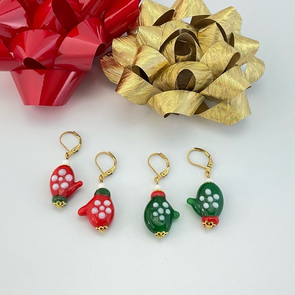 Host Pick! New Green Christmas Mitten Earrings, Handmade, Lamp Work Glass, Gift - Picture 5 of 10